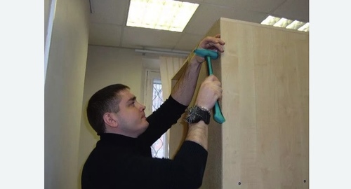 Разборка и сборка мебели в офисе. Профсоюзная